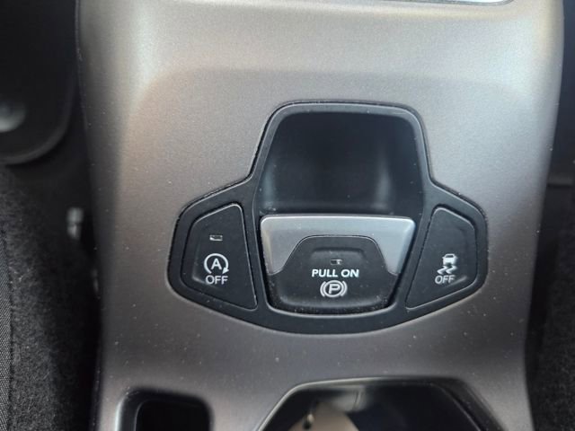 Used 2019 Jeep Renegade Limited w/ Quick Order Package 22P image 12