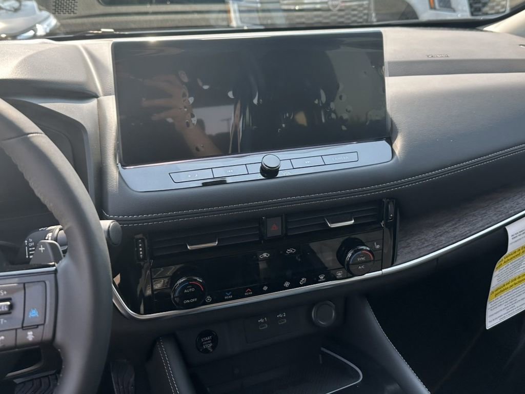 New 2026 Nissan Rogue Platinum w/ Platinum Premium Package image 18