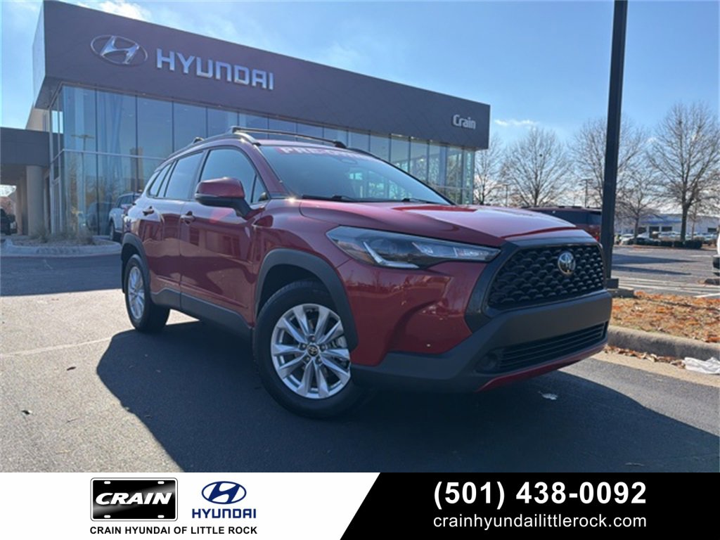 Used 2023 Toyota Corolla Cross LE image 1