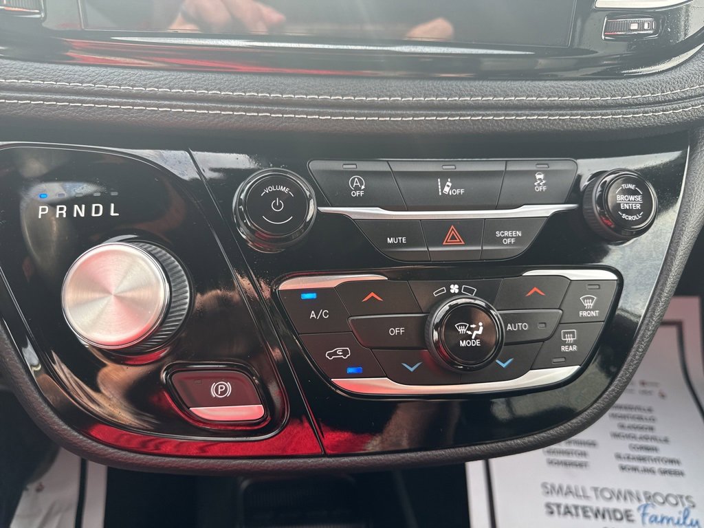 Used 2022 Chrysler Pacifica Touring-L w/ S Appearance Package image 16