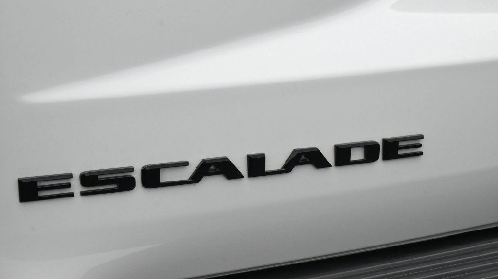 Used 2023 Cadillac Escalade Premium Luxury RWD image 20