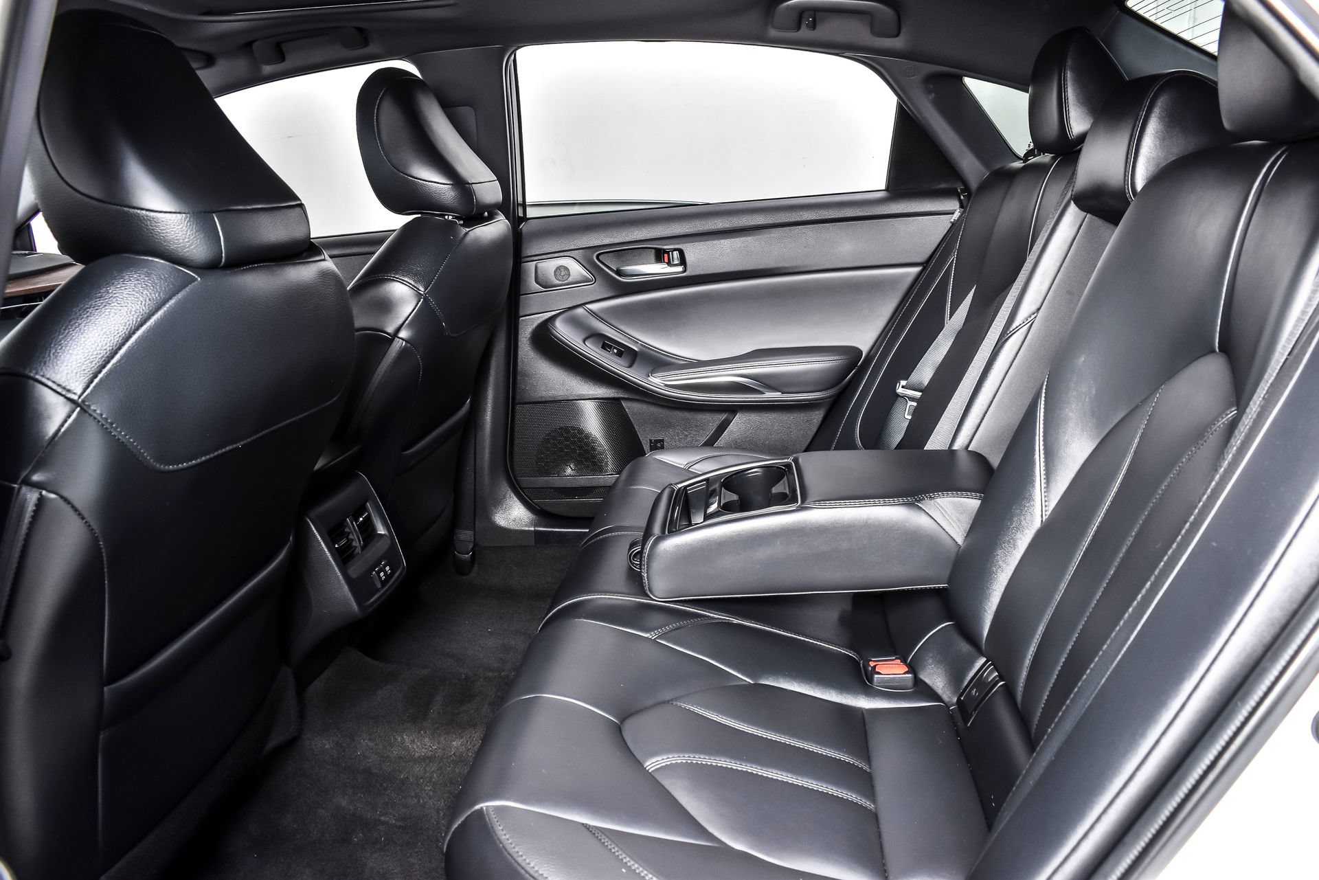 Used 2020 Toyota Avalon XLE w/ Moonroof Package FWD image 21