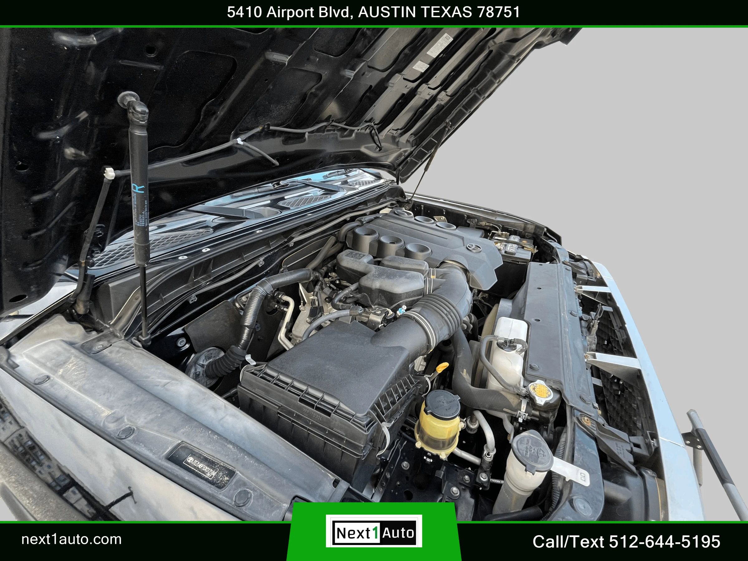 Used 2012 Toyota FJ Cruiser 2WD w/ Upgrade Pkg image 31