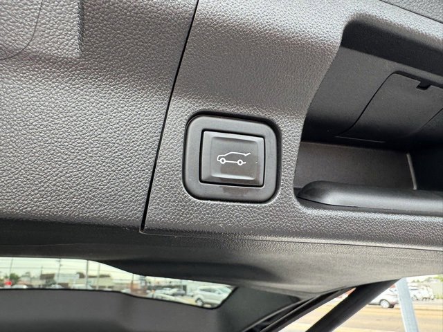 Used 2022 GMC Acadia SLE w/ Driver Convenience Package image 24