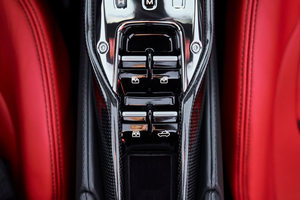 Used 2024 Ferrari SF90 Spider image 66