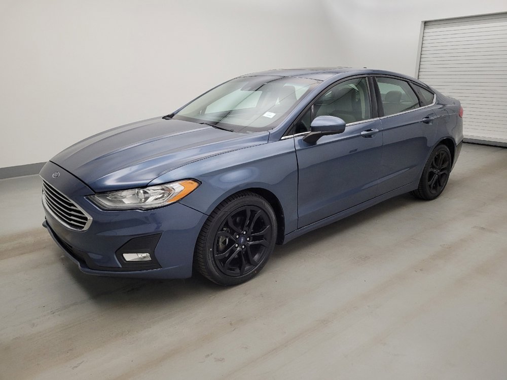 Used 2019 Ford Fusion SE w/ Equipment Group 151A FWD image 2