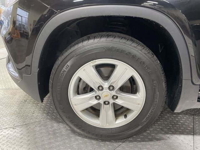 Used 2020 Chevrolet Trax LT w/ LT Convenience Package image 10