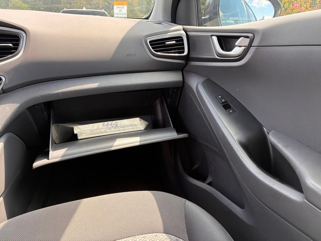 Used 2019 Hyundai Ioniq Plug-In Hybrid FWD image 41