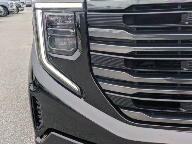 Used 2022 GMC Sierra 1500 AT4 AWD/4WD image 11