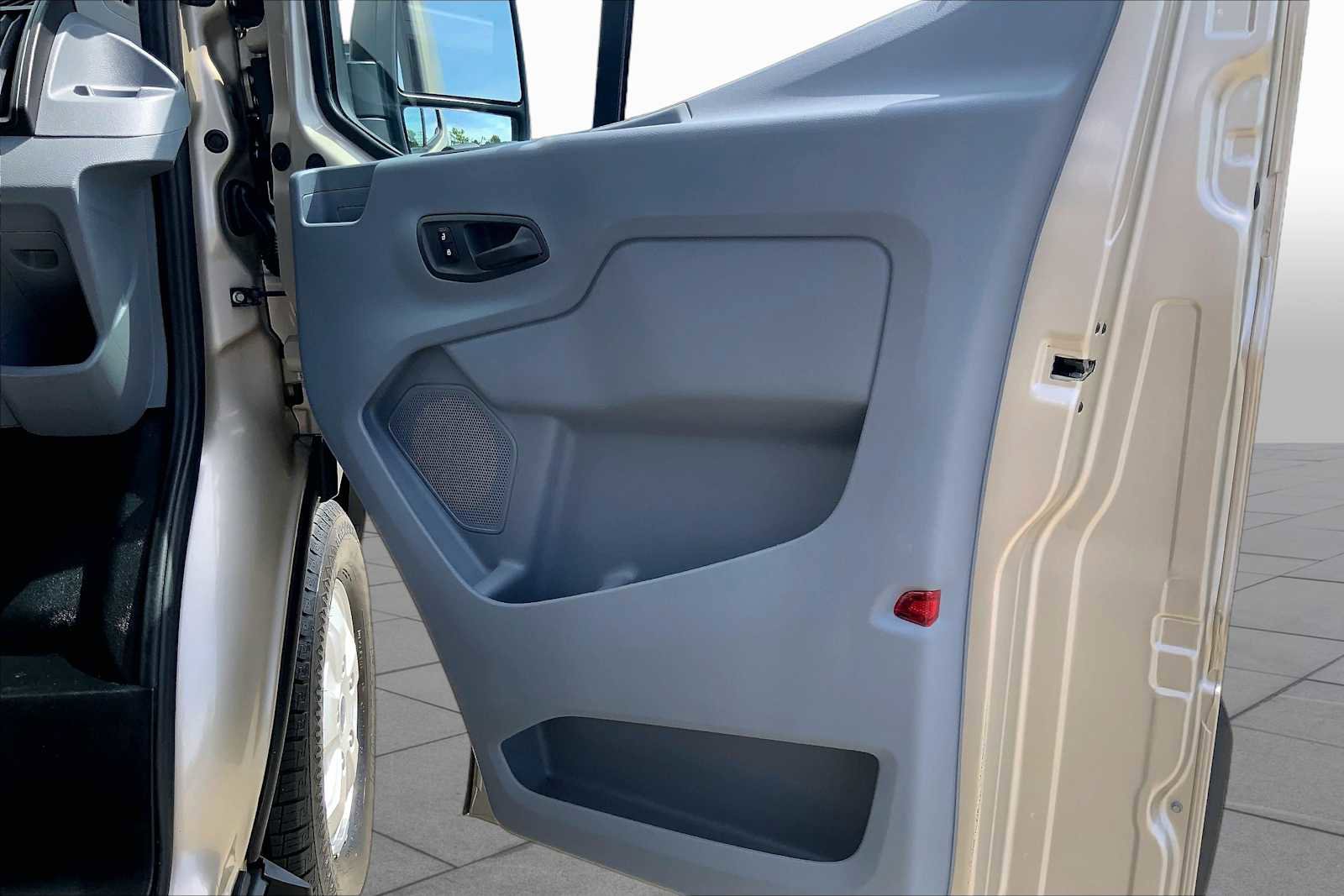 Used 2018 Ford Transit 150 148 Low Roof w/ Premium Package RWD image 21