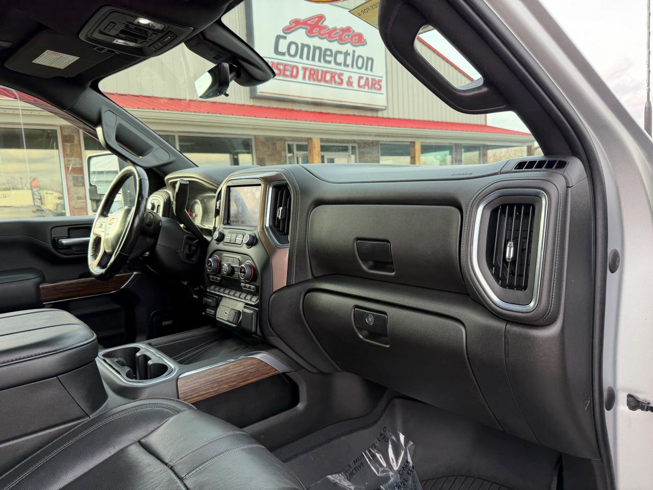 Used 2023 Chevrolet Silverado 3500 High Country w/ Z71 Off-Road Package image 24