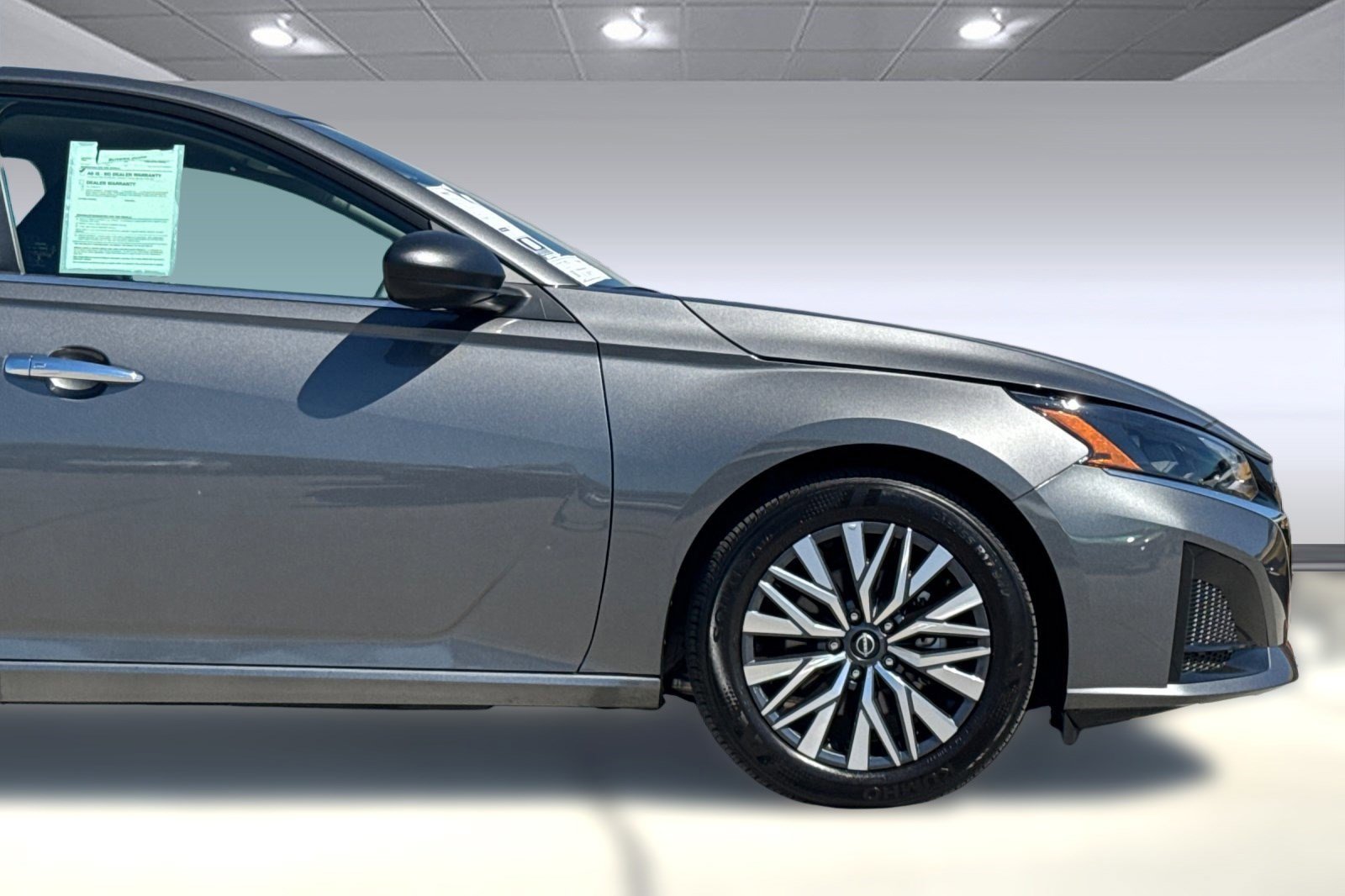 Used 2025 Nissan Altima 2.5 SV image 33