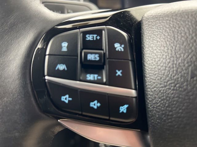 Used 2023 Ford Explorer Platinum w/ Technology Package AWD/4WD image 21