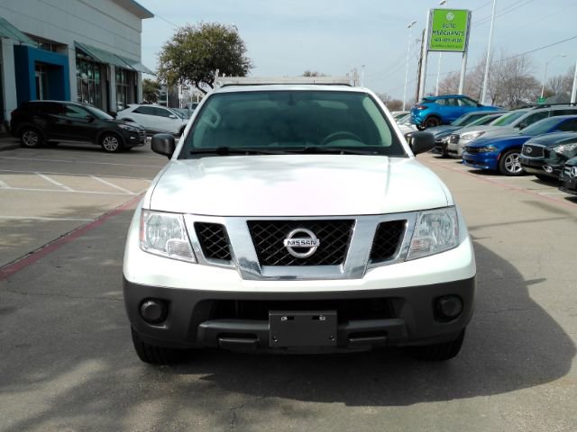 Used 2021 Nissan Frontier S image 2