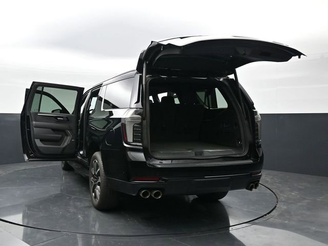 Used 2025 Chevrolet Suburban RST w/ Comfort Package AWD/4WD image 46