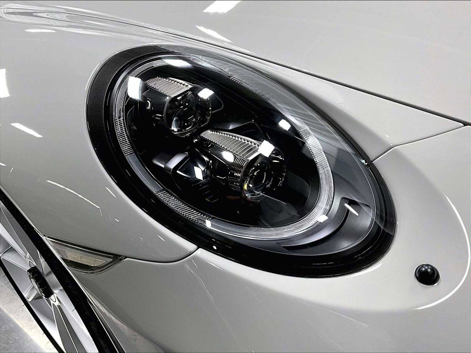 Used 2019 Porsche 911 Speedster image 15