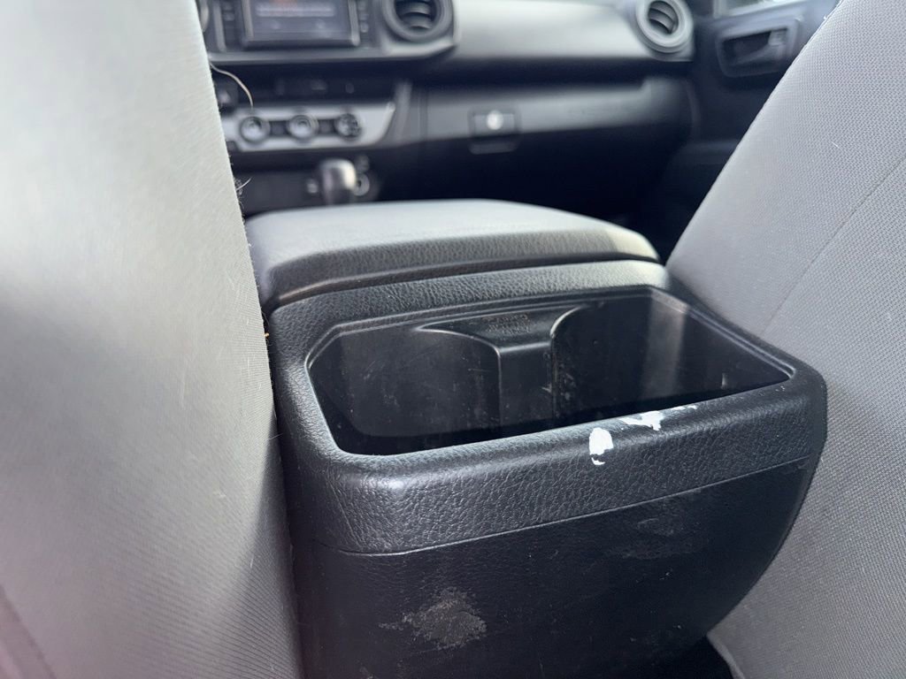 Used 2018 Toyota Tacoma SR image 7