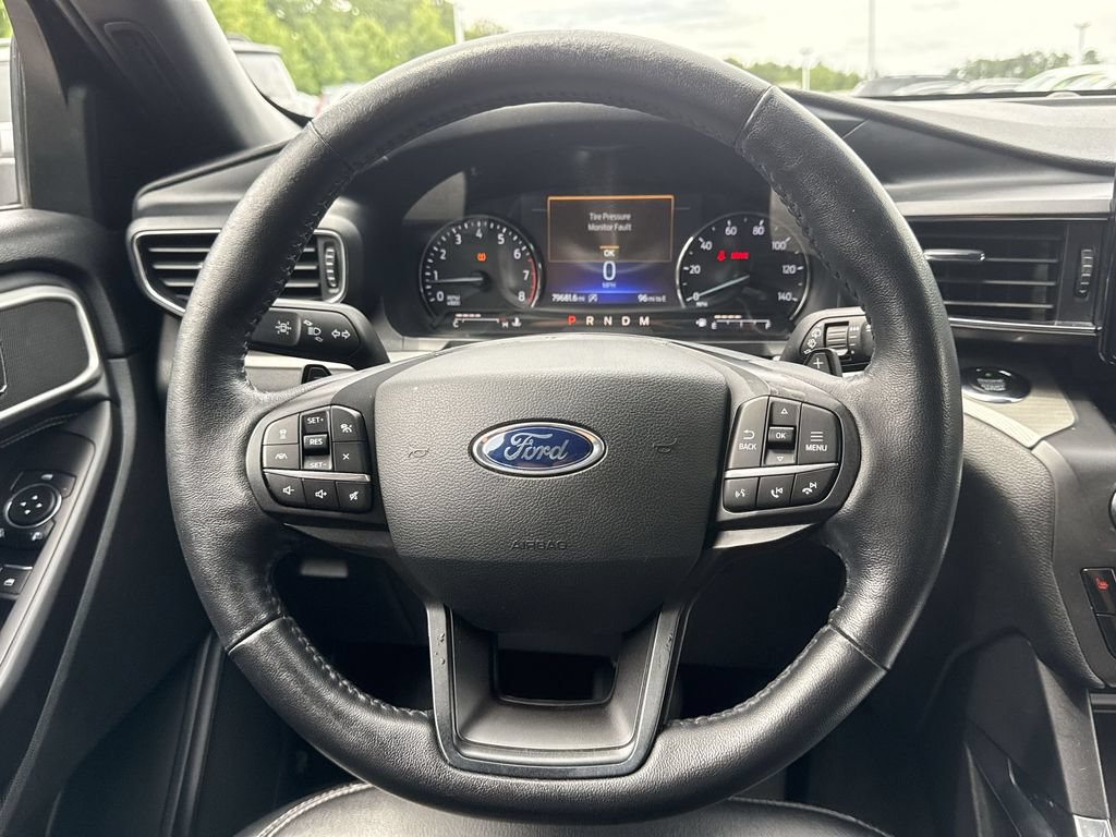 Used 2020 Ford Explorer XLT w/ Equipment Group 202A AWD/4WD image 11