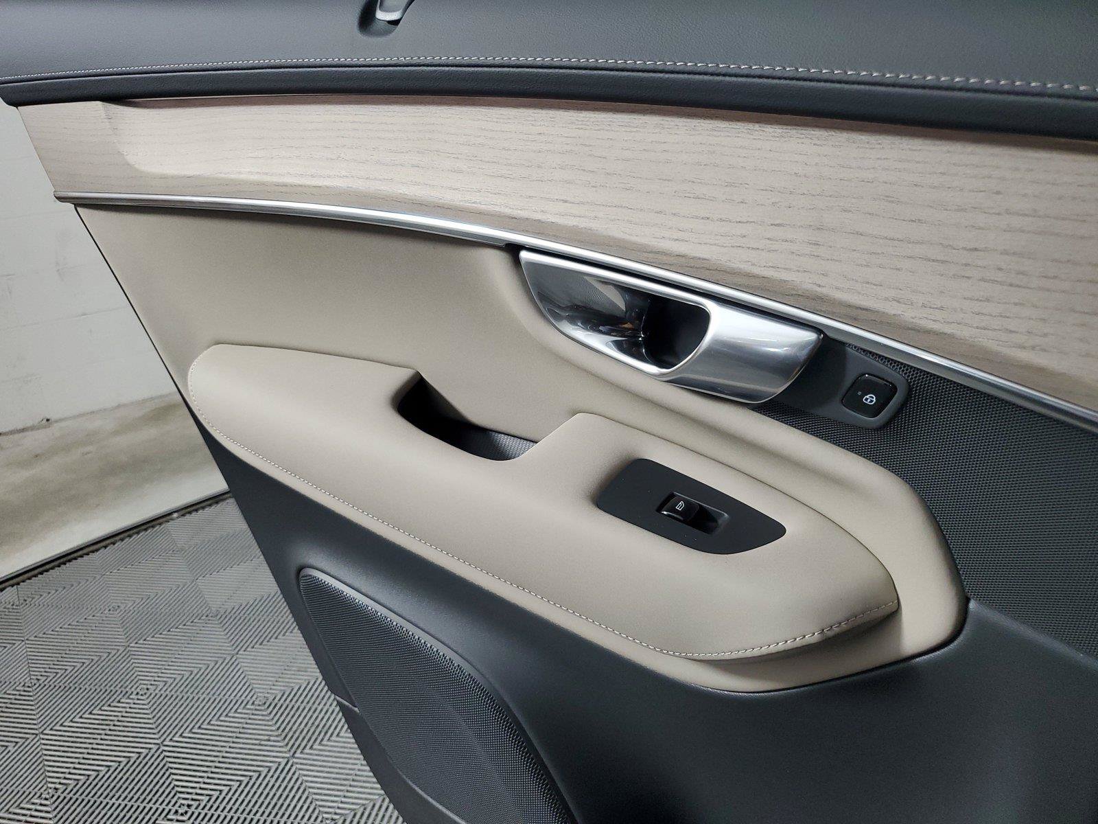 New 2027 Volvo XC90 B6 Ultra AWD/4WD image 18