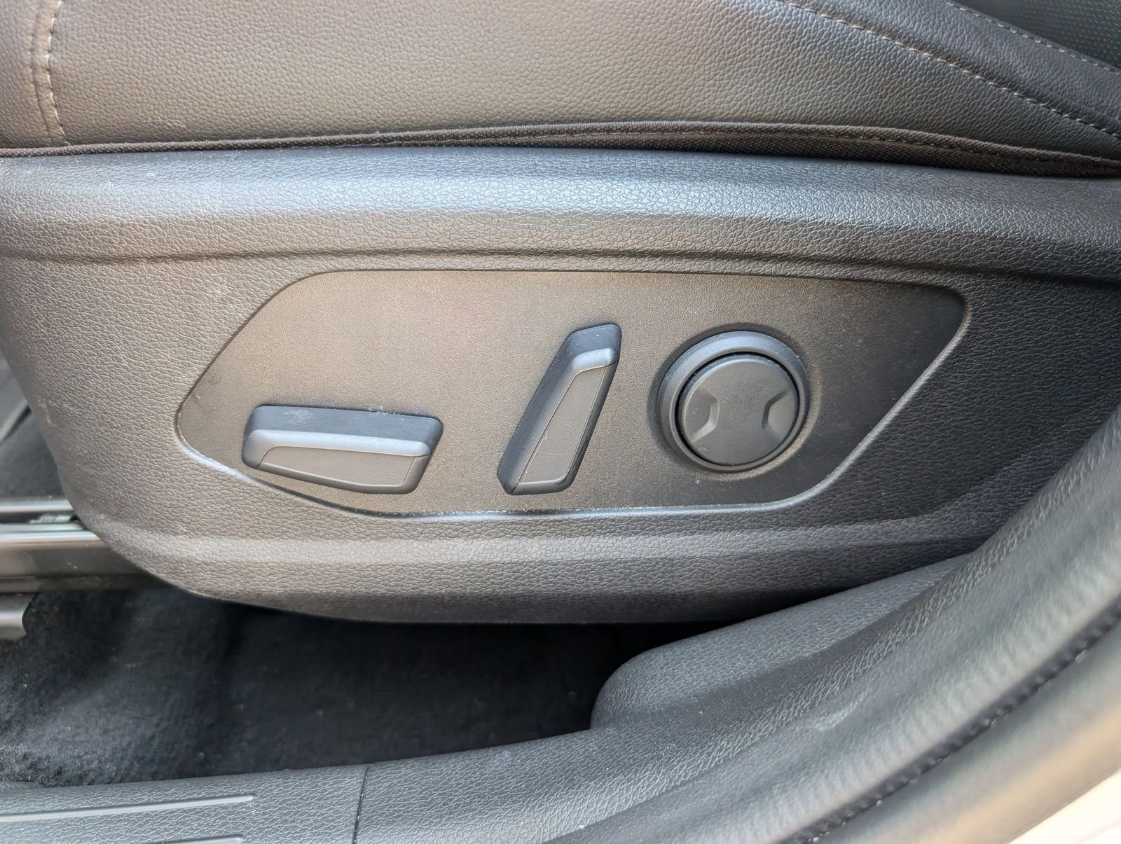 Used 2023 Kia Sportage EX image 16