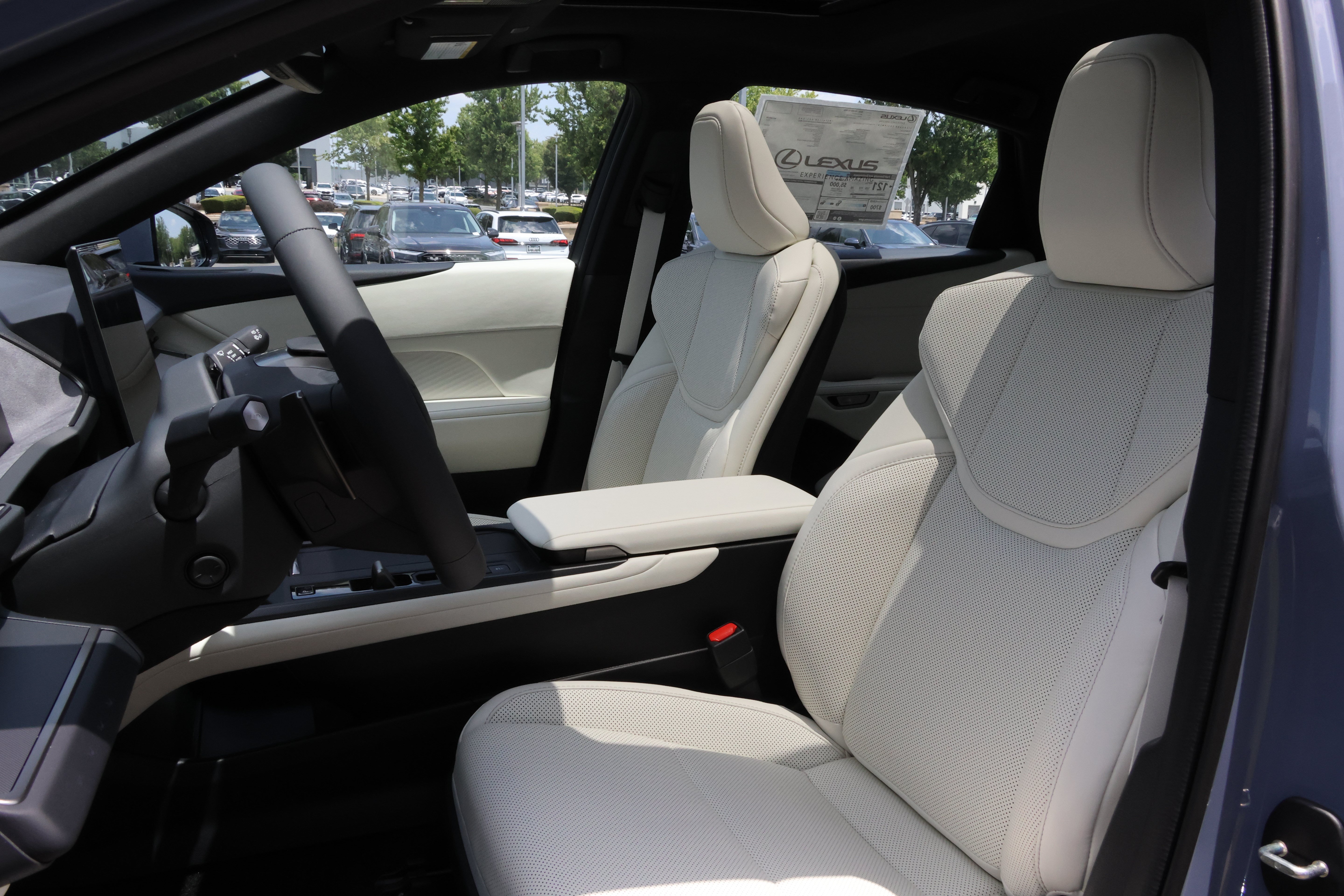 New 2026 Lexus ES 350e FWD image 32