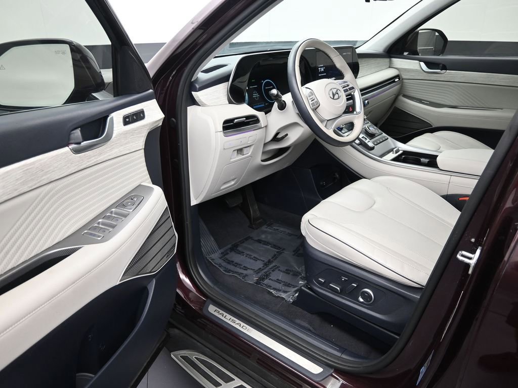 Used 2024 Hyundai Palisade Calligraphy image 11