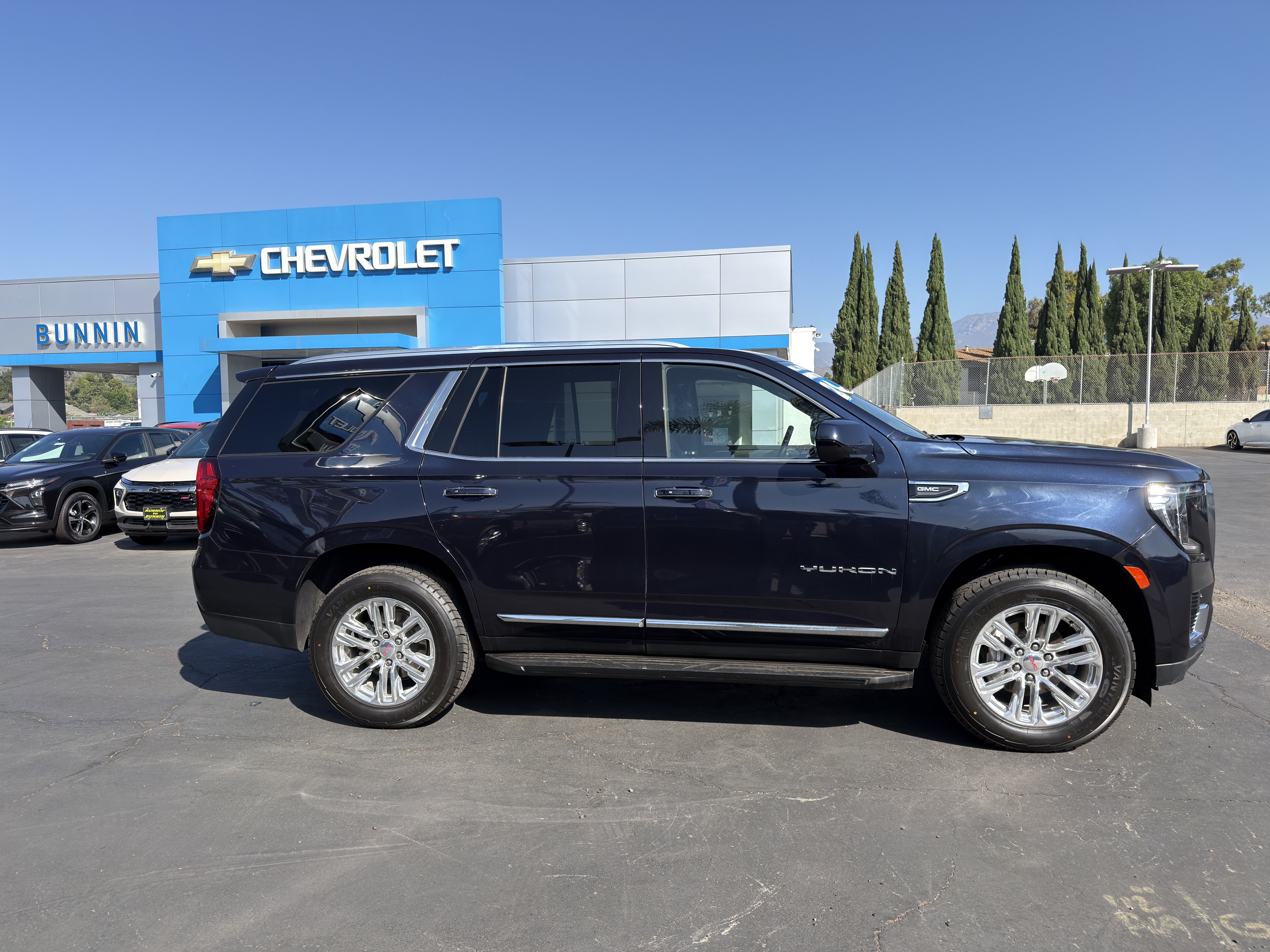 Used 2024 GMC Yukon SLT AWD/4WD image 9