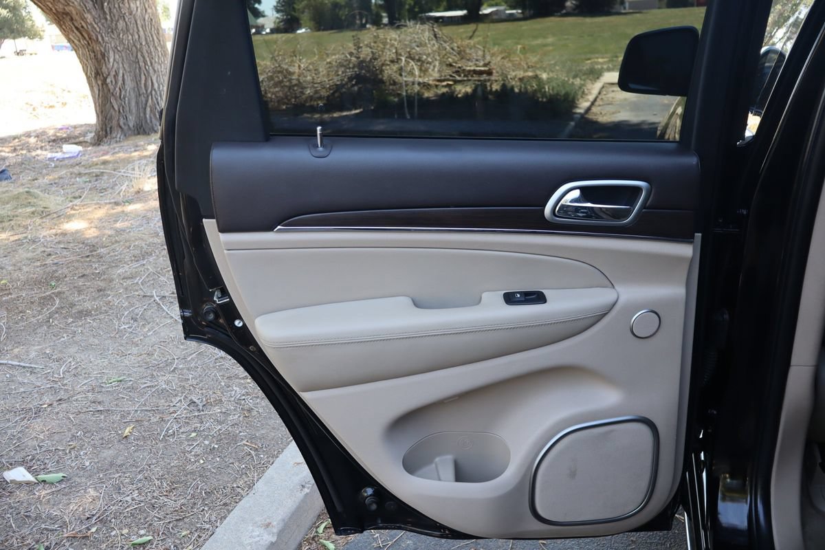 Used 2018 Jeep Grand Cherokee Overland AWD/4WD image 24