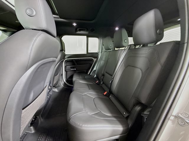 New 2026 Land Rover Defender 130 X-Dynamic SE AWD/4WD image 24