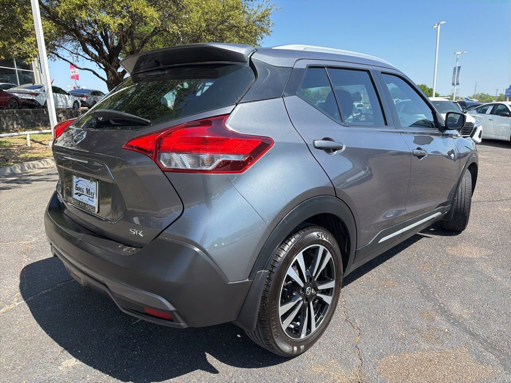 Used 2019 Nissan Kicks SR image 3