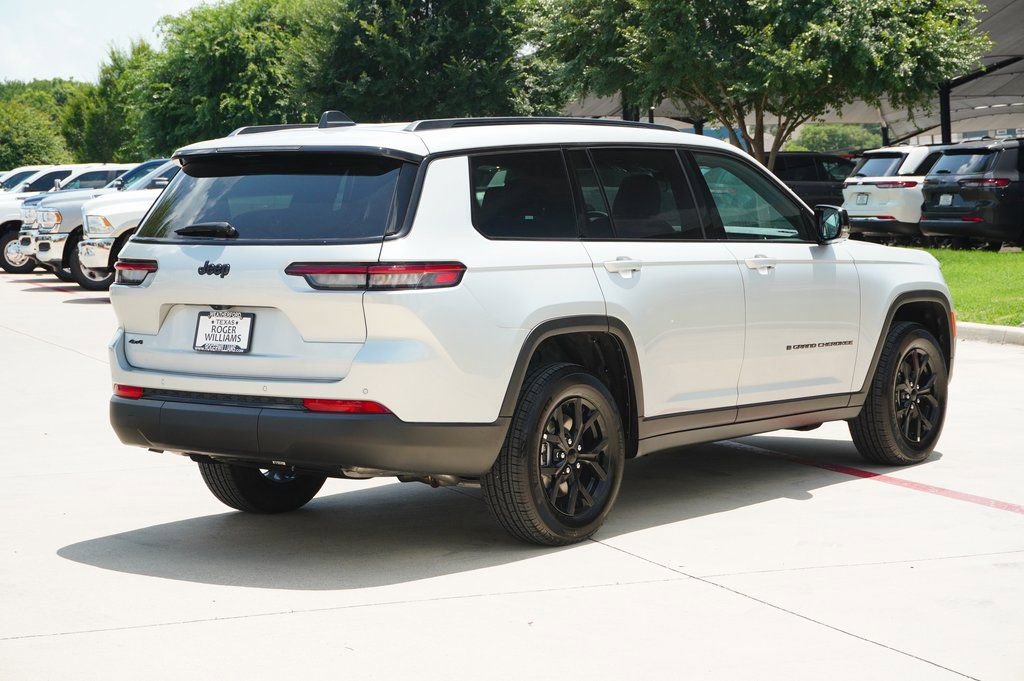 New 2025 Jeep Grand Cherokee L Altitude AWD/4WD image 4