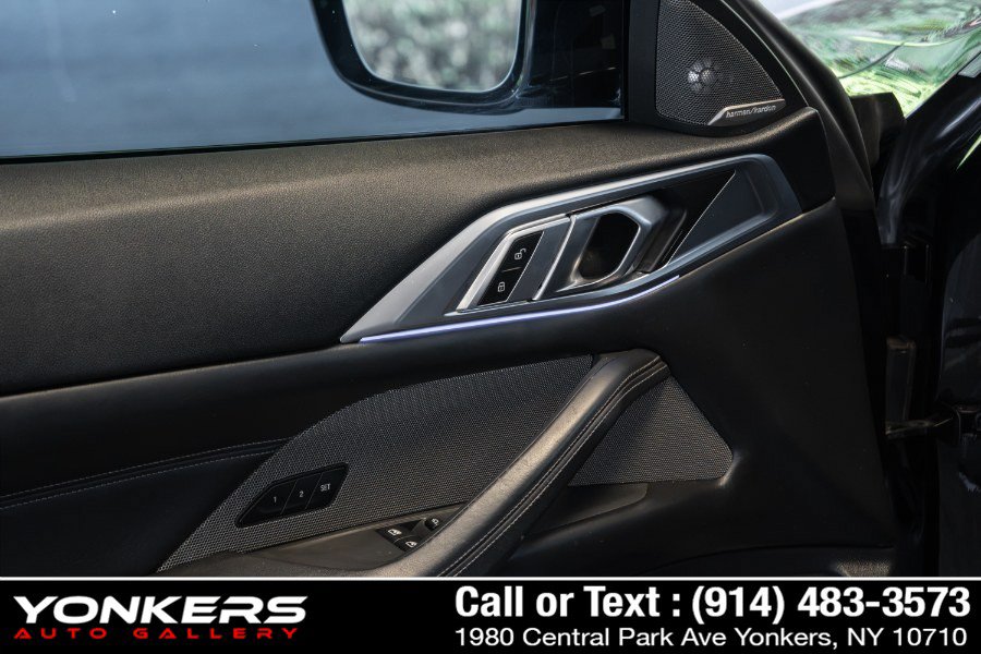 Used 2021 BMW M4 Competition w/ M Carbon Exterior Package RWD image 29