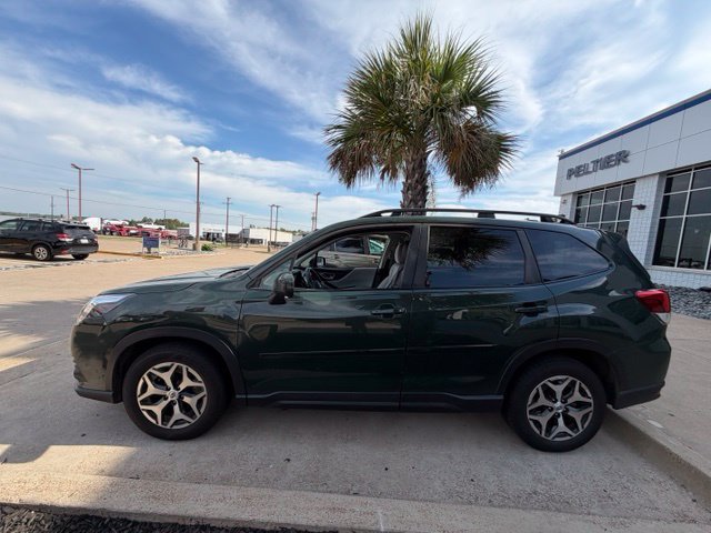 Used 2022 Subaru Forester Premium AWD/4WD image 5