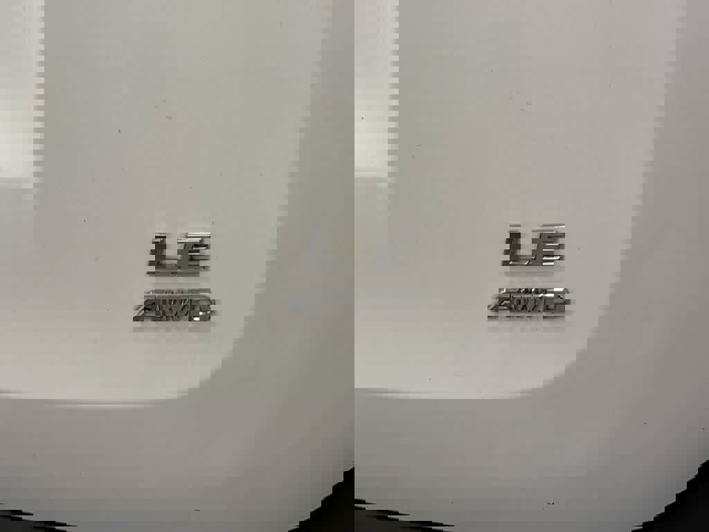 Used 2015 Toyota RAV4 LE AWD/4WD image 25