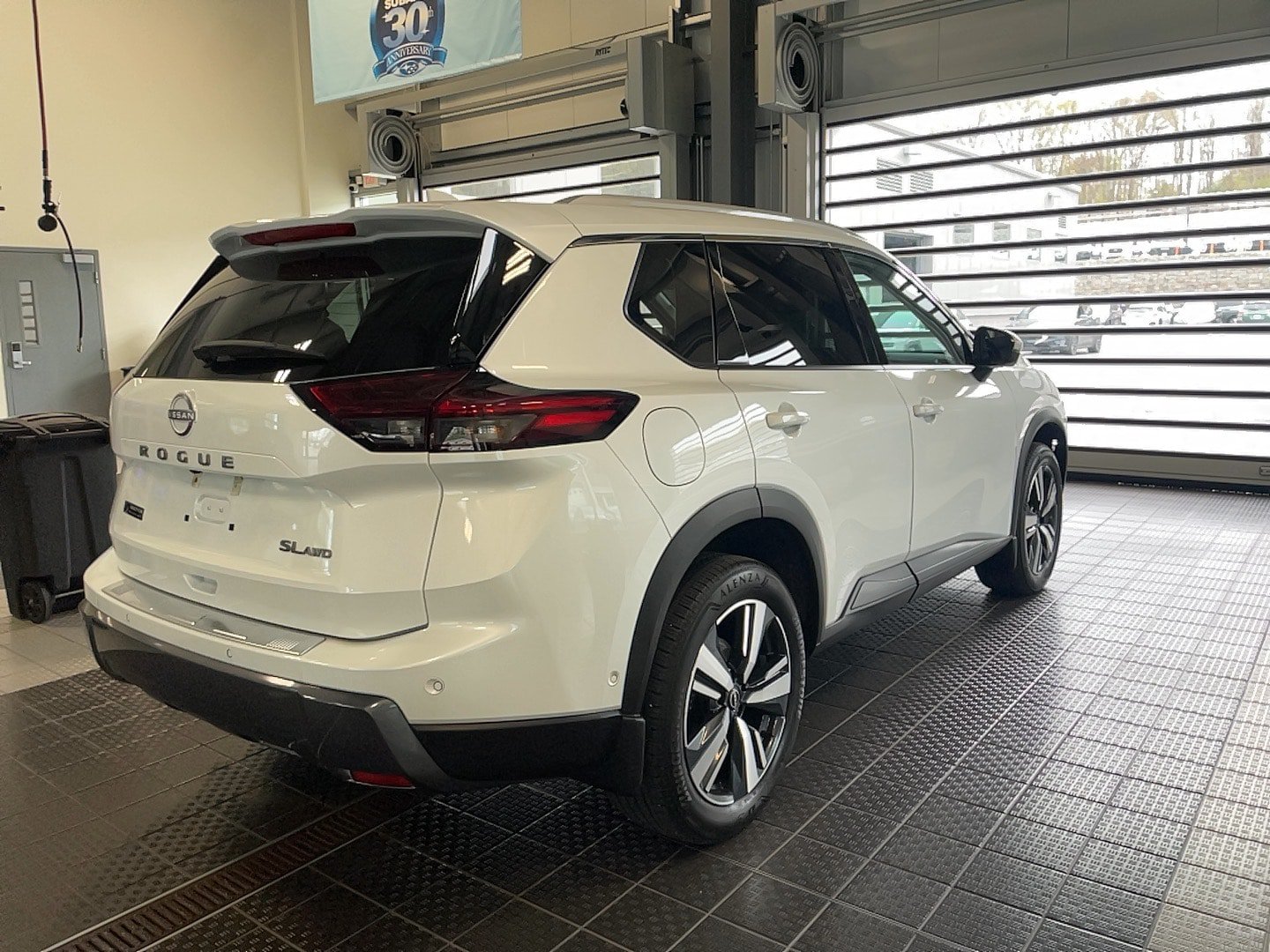 Used 2024 Nissan Rogue SL w/ SL Premium Package AWD/4WD image 20