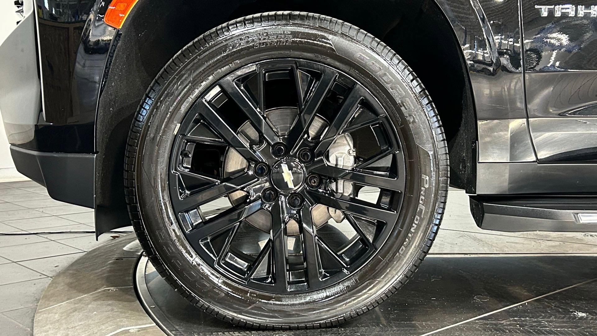 Used 2021 Chevrolet Tahoe LT w/ Rear Media and Nav Package AWD/4WD image 13