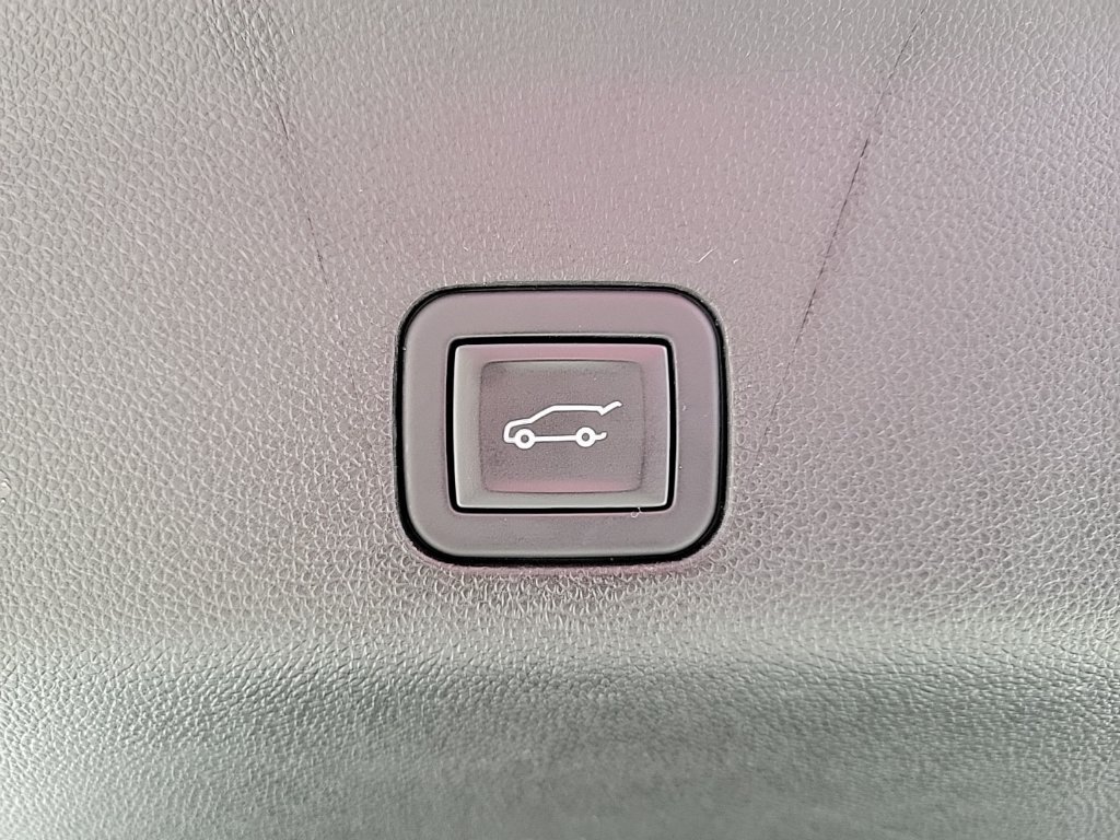 Used 2023 Chevrolet Tahoe High Country AWD/4WD image 28