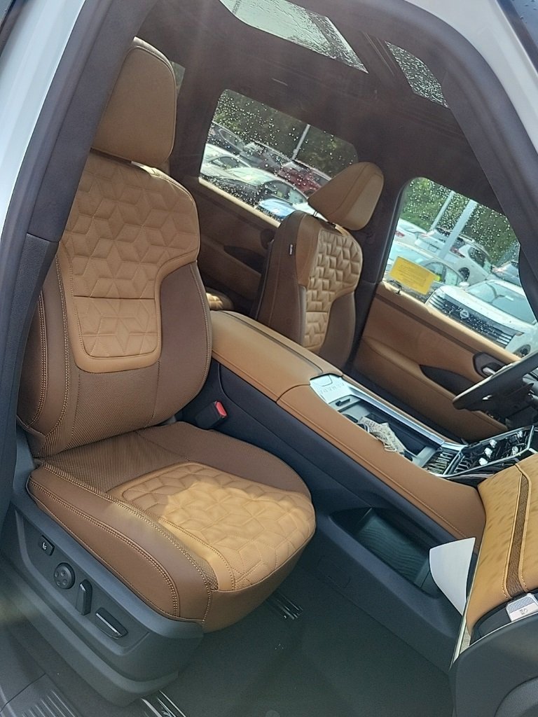 Used 2025 Nissan Armada Platinum Reserve image 34