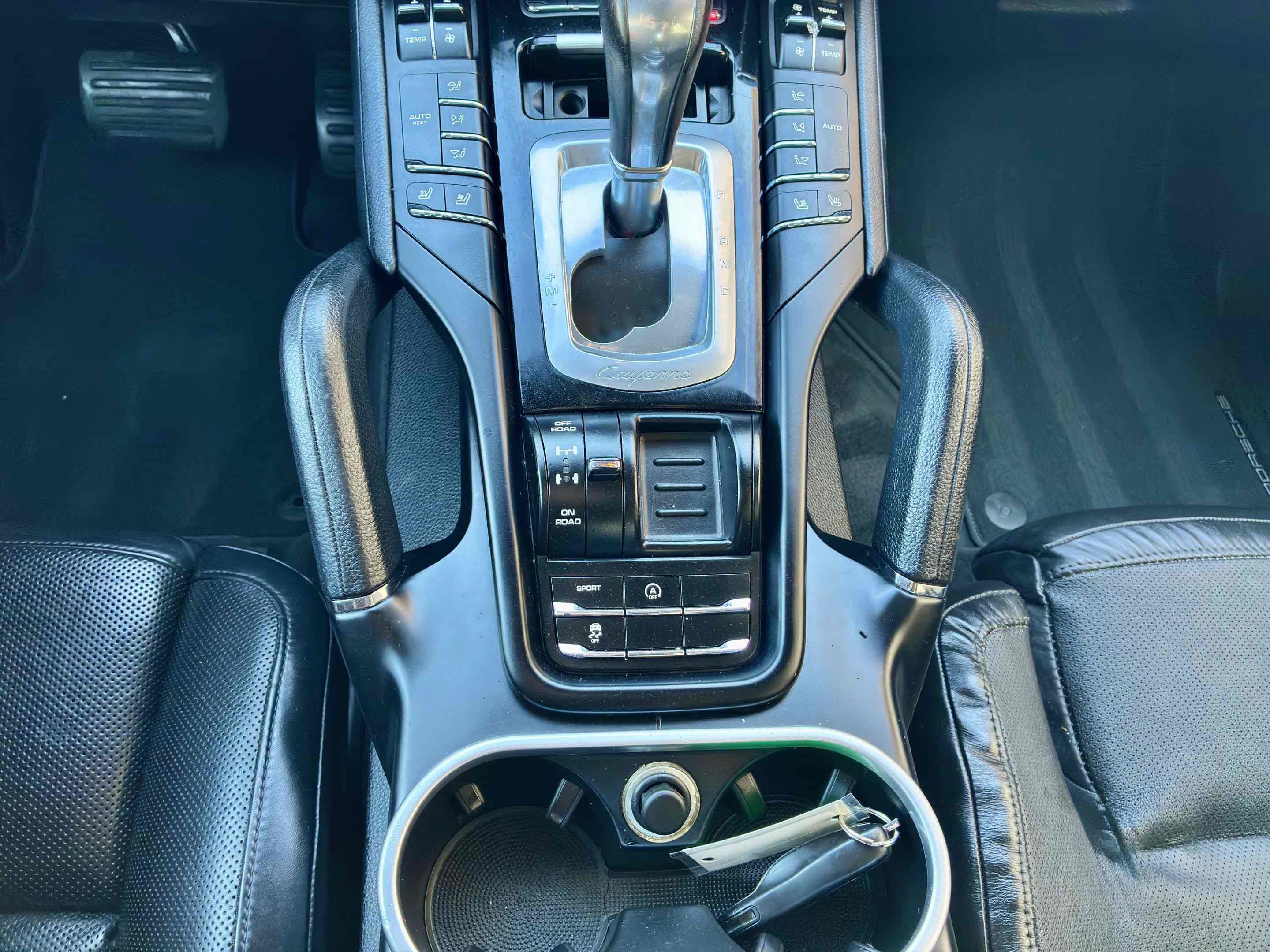 Used 2017 Porsche Cayenne AWD/4WD image 25