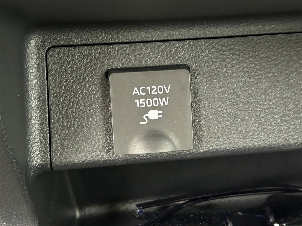 Used 2026 Toyota Sienna Limited image 25