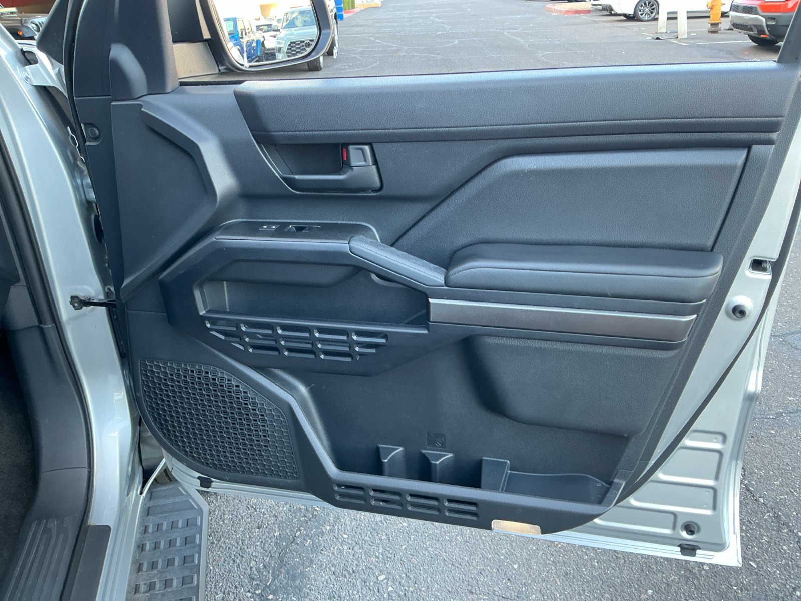 Certified 2025 Toyota 4Runner SR5 AWD/4WD image 16
