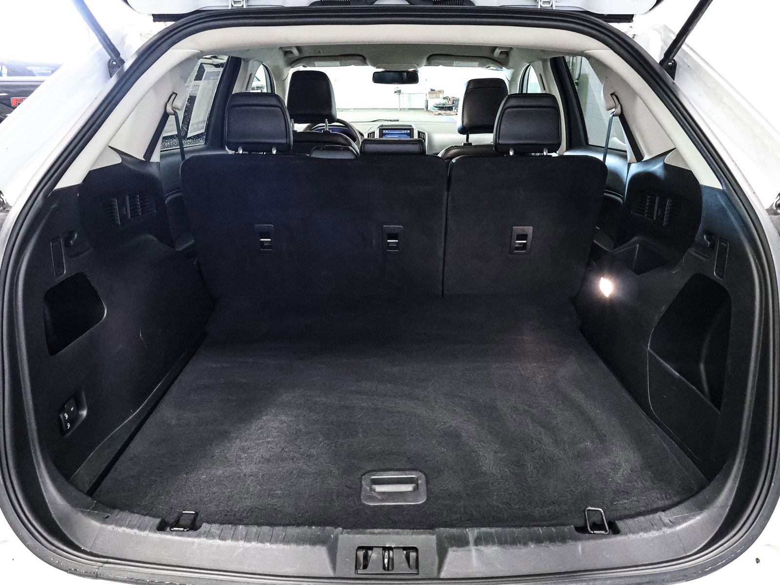 Used 2022 Ford Edge SEL image 19