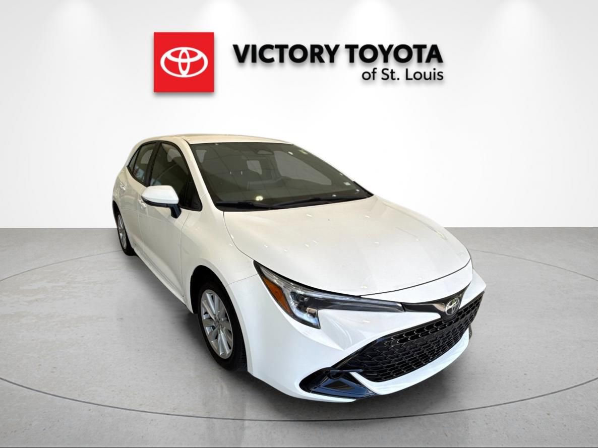 Used 2024 Toyota Corolla SE w/ SE Package FWD image 1