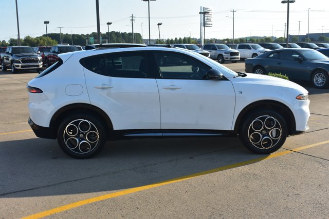 Used 2024 Alfa Romeo Tonale Ti AWD/4WD image 4