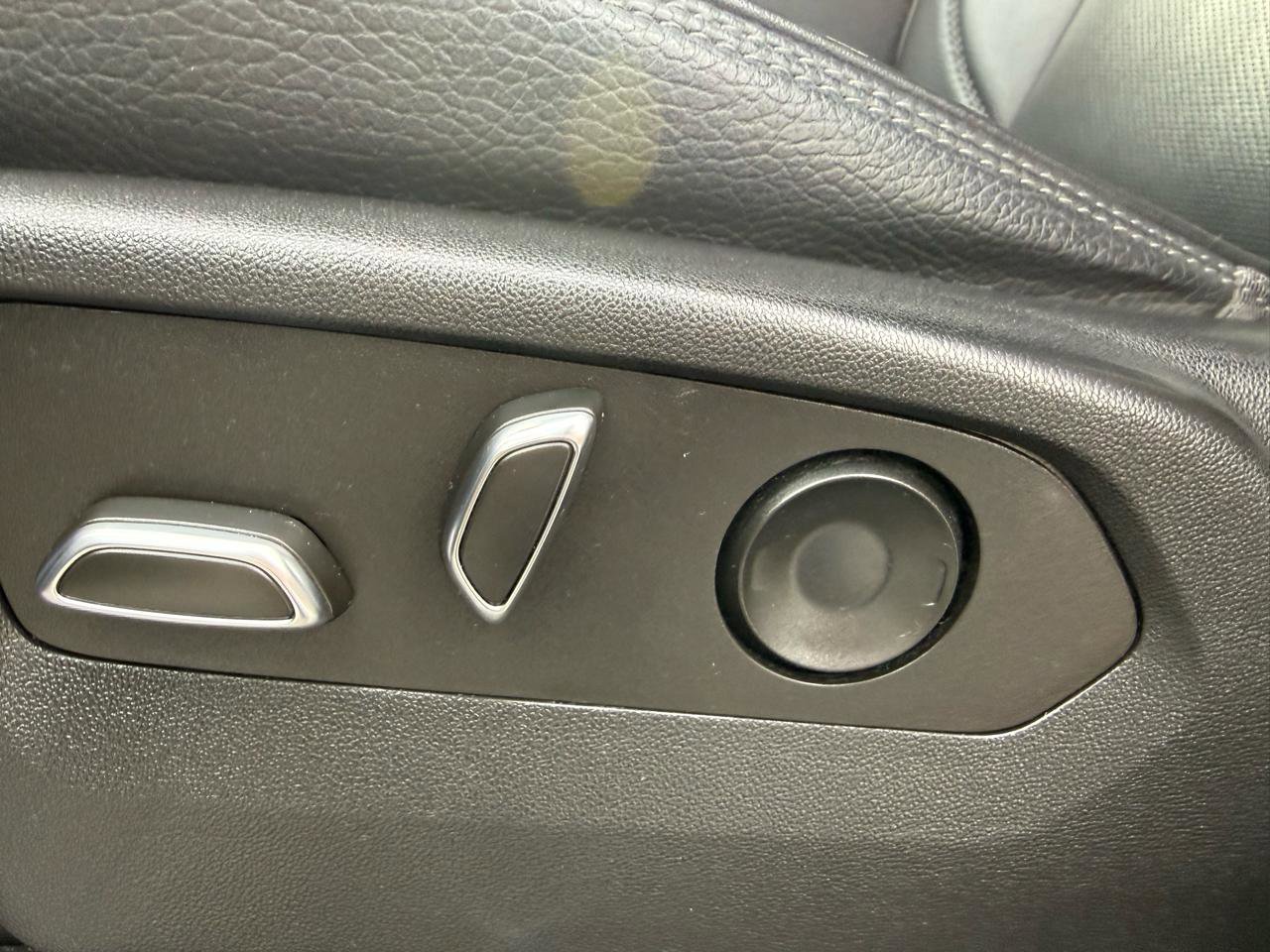 Used 2022 GMC Yukon XL Denali AWD/4WD image 13