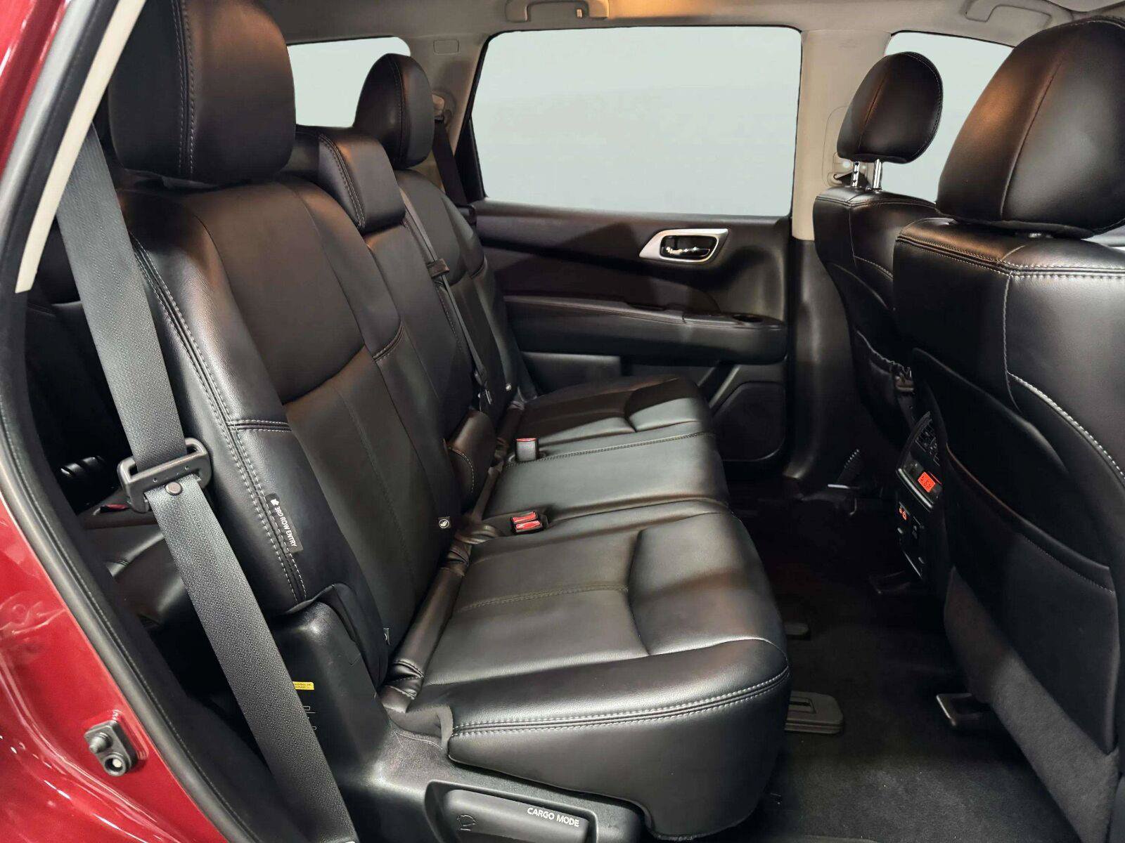 Used 2019 Nissan Pathfinder SL FWD image 51
