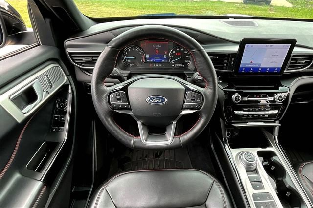 Used 2023 Ford Explorer ST-Line w/ Class IV Trailer Tow Package RWD image 5