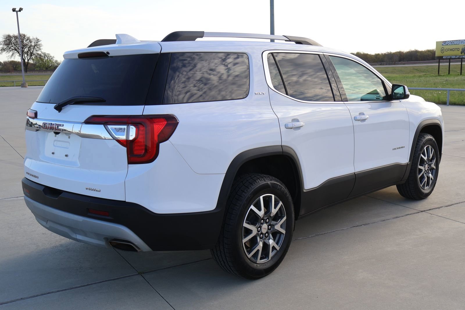 Used 2023 GMC Acadia SLT AWD/4WD image 7
