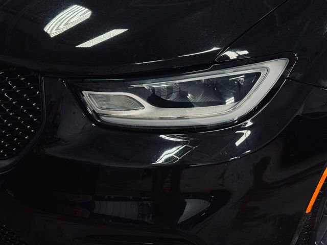 Used 2025 Chrysler Pacifica Limited video 2