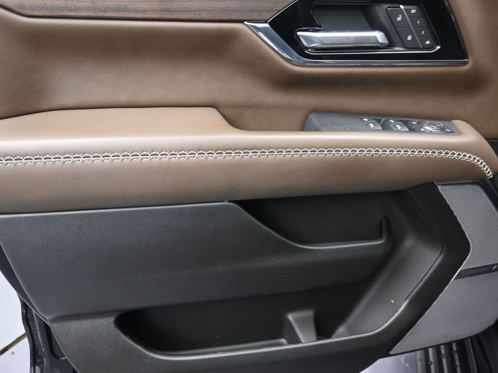 Used 2025 GMC Yukon Denali Ultimate image 13